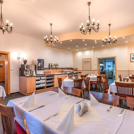 Wellness Hotel Iris Павлов Екстериор снимка
