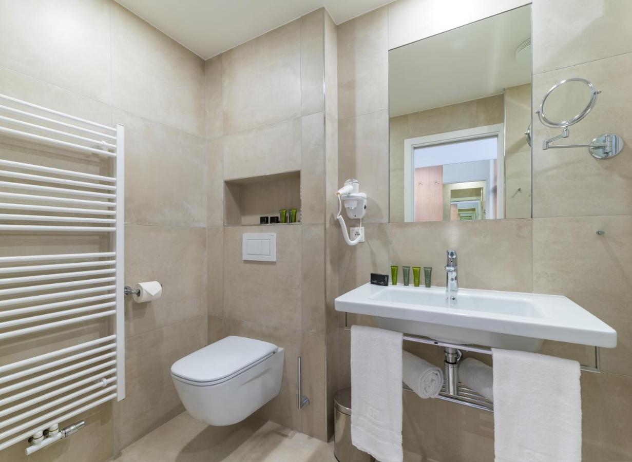 Wellness Hotel Iris Павлов Екстериор снимка