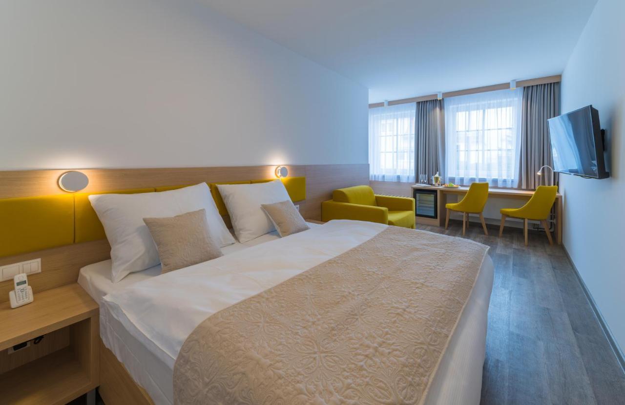 Wellness Hotel Iris Павлов Екстериор снимка