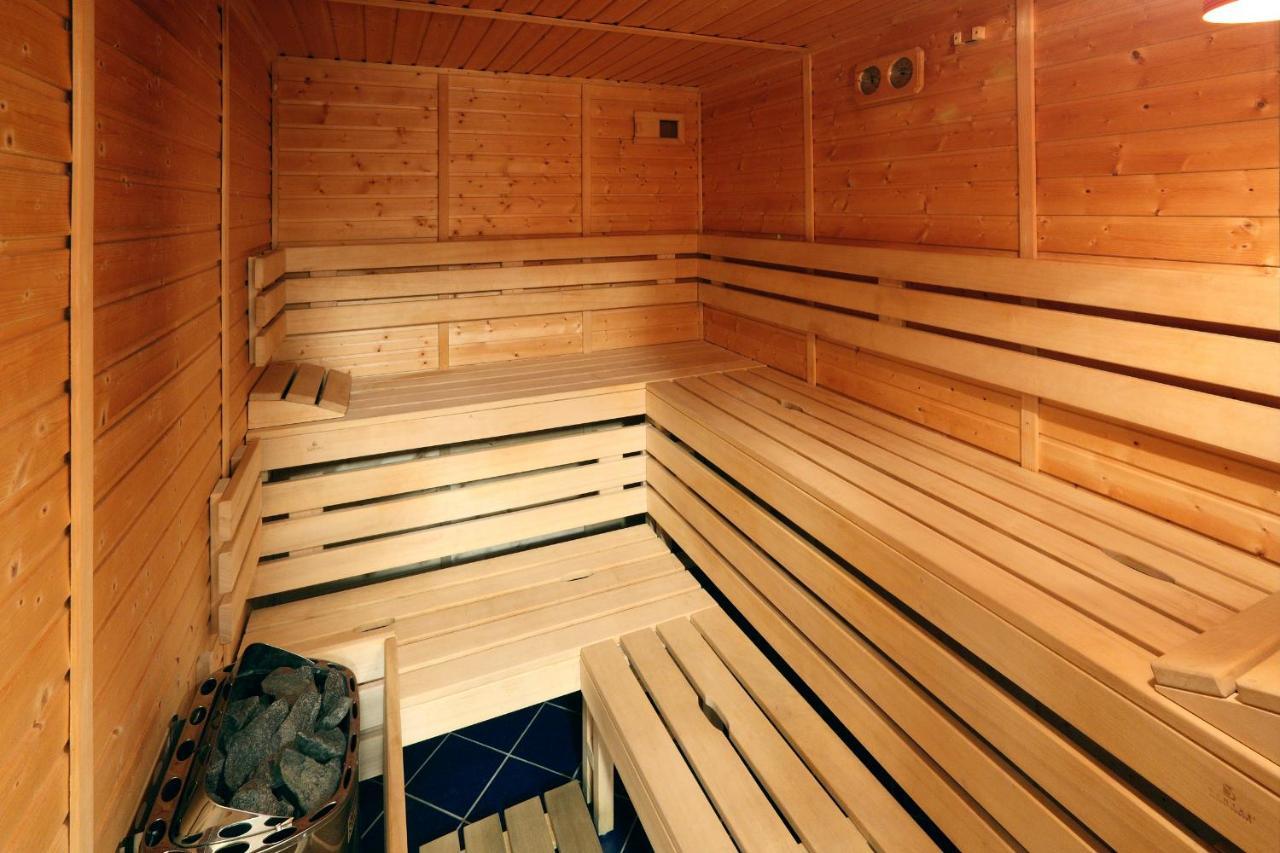 Wellness Hotel Iris Павлов Екстериор снимка