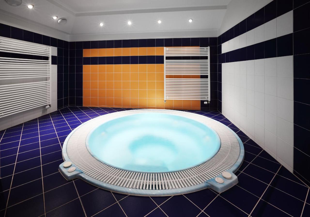 Wellness Hotel Iris Павлов Екстериор снимка
