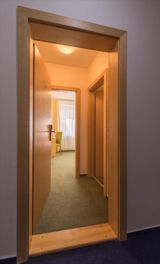 Wellness Hotel Iris Павлов Екстериор снимка